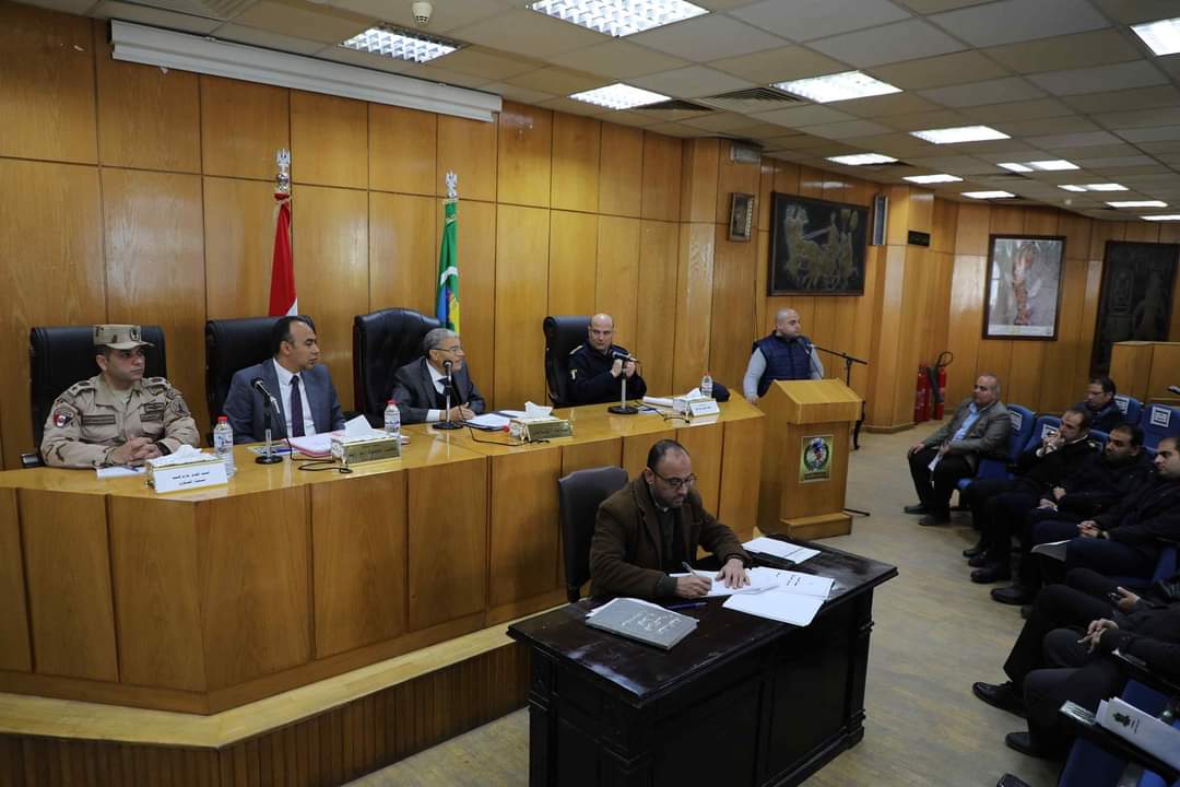خلال اجتماع المجلس التنفيذي محافظ المنيا يؤكد المتابعة المستمرة واللحظية لأعمال الموجة الـ 22 بكافة المراكز والمدن