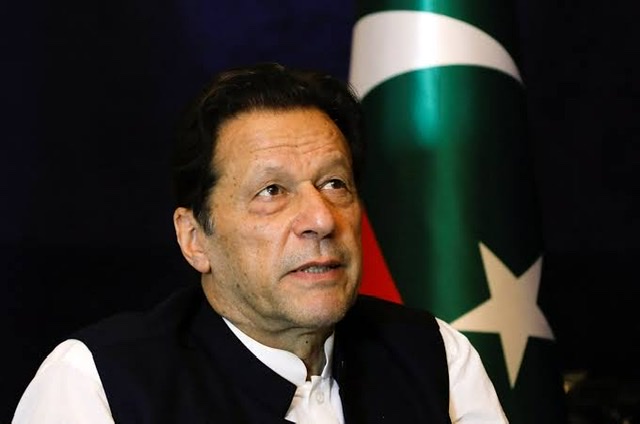 عمران خان.. كيف يخطط رئيس الوزراء الباكستاني السابق للفوز بالانتخابات من السجن؟