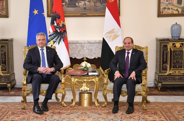 السيسي و المستشار النمساوي يستعرضان الأوضاع في غزة على هامش القمة المصرية الأوروبية