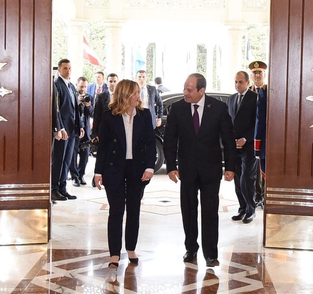 السيسي يستقبل ميلوني على هامش القمة المصرية الأوروبية
