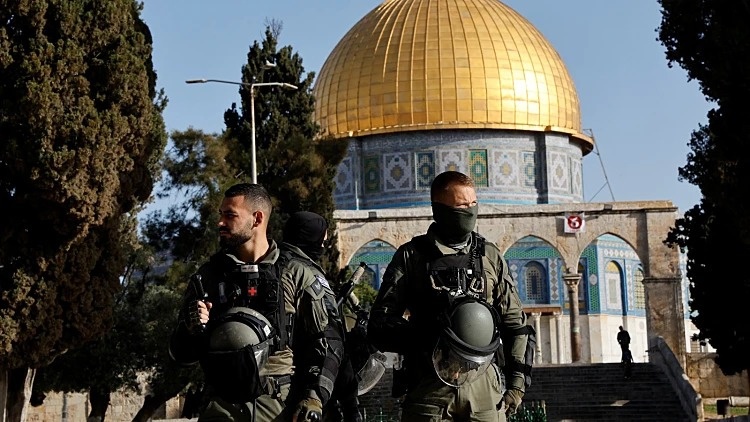 مواصلة لجرائم الاحتلال.. منع المواطنين الفلسطينيين من دخول القدس خلال شهر رمضان