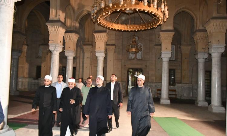 وزير الأوقاف يعلن افتتاح مسجد السيدة زينب اليوم الجمعة 
