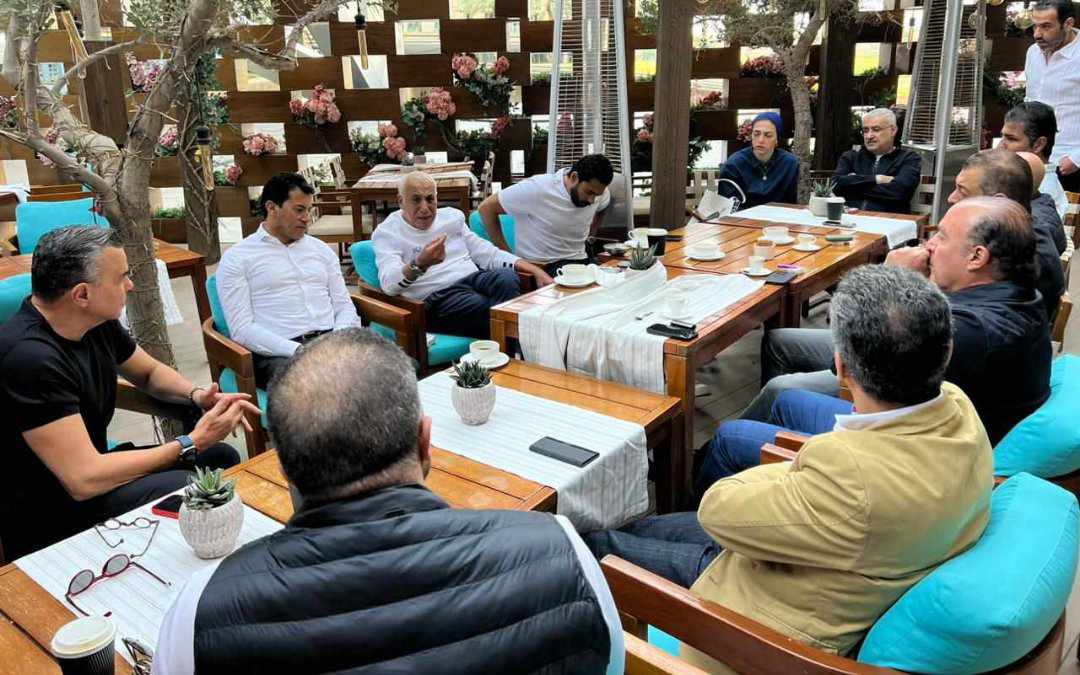 بالصور | أشرف صبحي يعقد جلسة ودية بين مجلس إدارة الأهلي والزمالك قبل نهائي الكأس