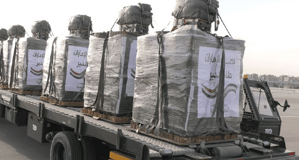 مصر والإمارات تواصلان إسقاط المساعدات الإنسانية فى قطاع غزة