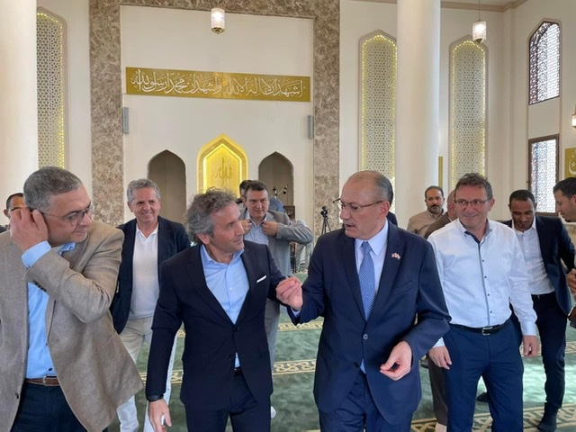 سفير تركيا يفتتح مسجدًا  جديدًا في مدينة العاشر من رمضان