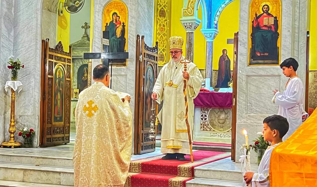 النائب البطريركي العام للروم الملكيين الكاثوليك يترأس قداس سبت النور بالإسكندرية 
