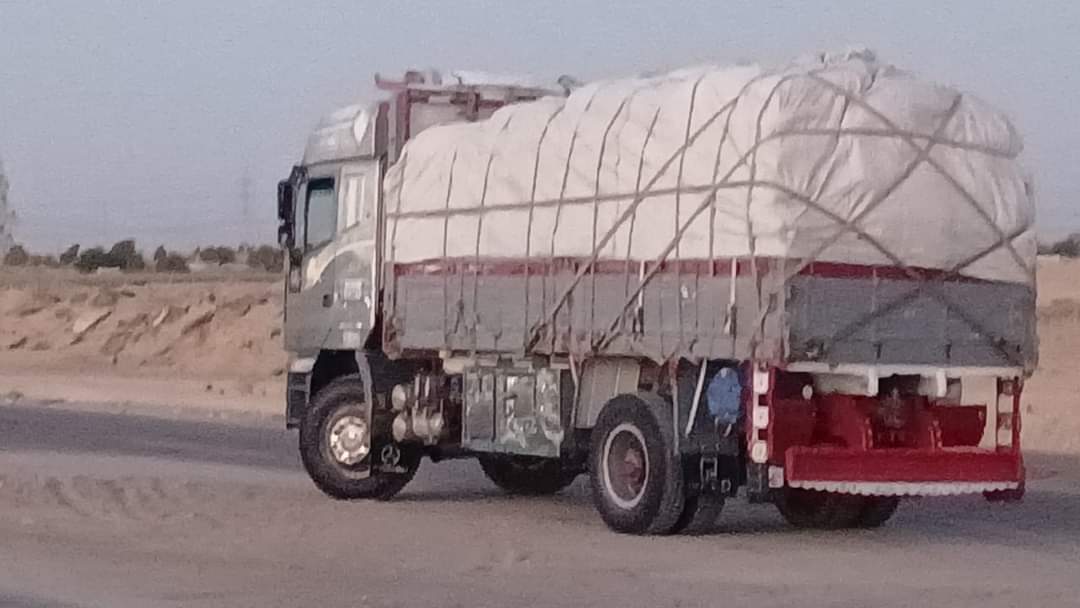 تموين المنيا يضبط سيارة محملة بـ 24 طنا من محصول القمح قبل بيعها فى السوق السوداء على طريق أسيوط الغربى