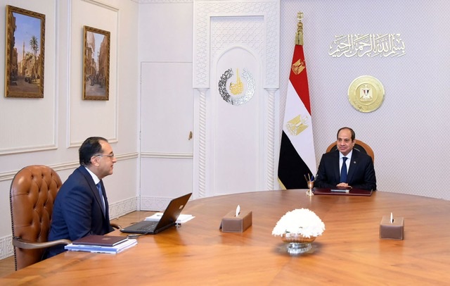 السيسي يبحث مع مدبولي استعدادت عيد الأضحي و ترتيبات مؤتمر الاستثمار بين مصر والاتحاد الأوروبي