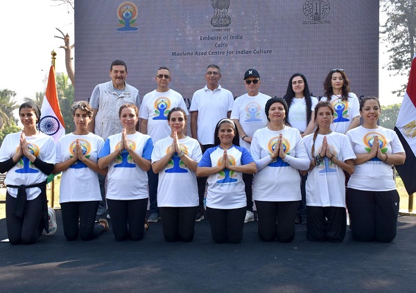 سفارة الهند بالقاهرة تحتفل باليوم العالمي لليوجا في حديقة الحرية