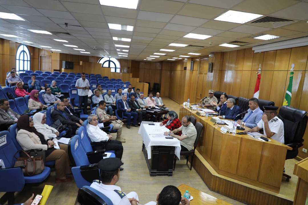 محافظ المنيا يترأس اجتماع المجلس التنفيذي لمناقشة عدد من الملفات التنموية والخدمية بالمحافظة