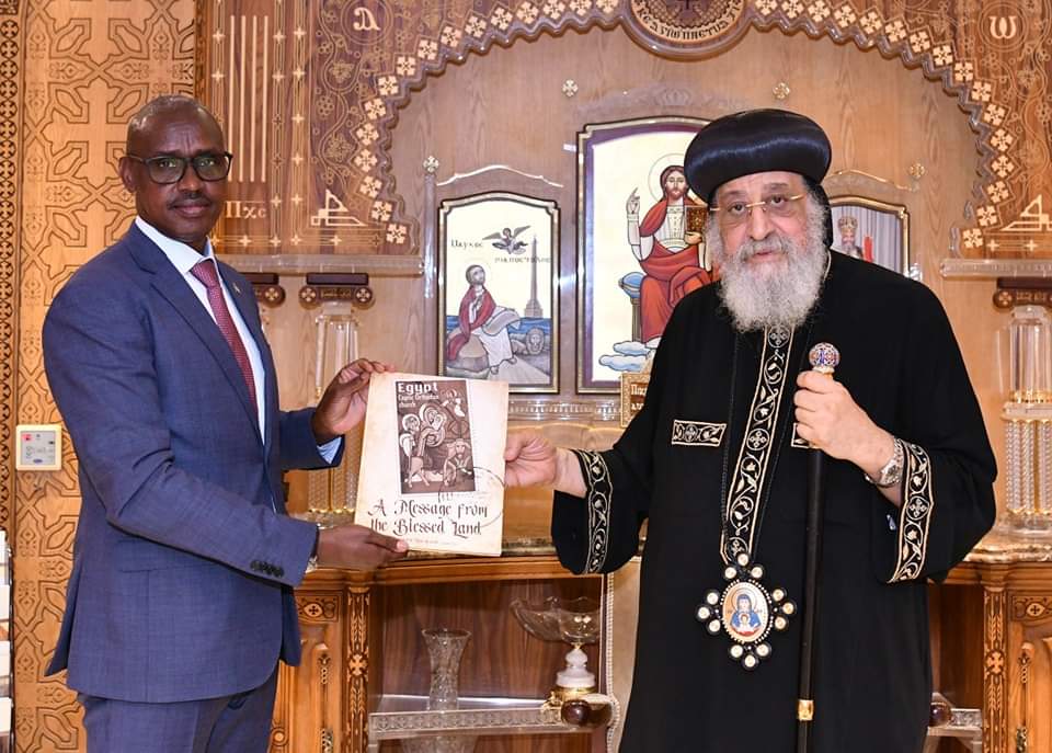 البابا تواضروس يستقبل سفير رواندا