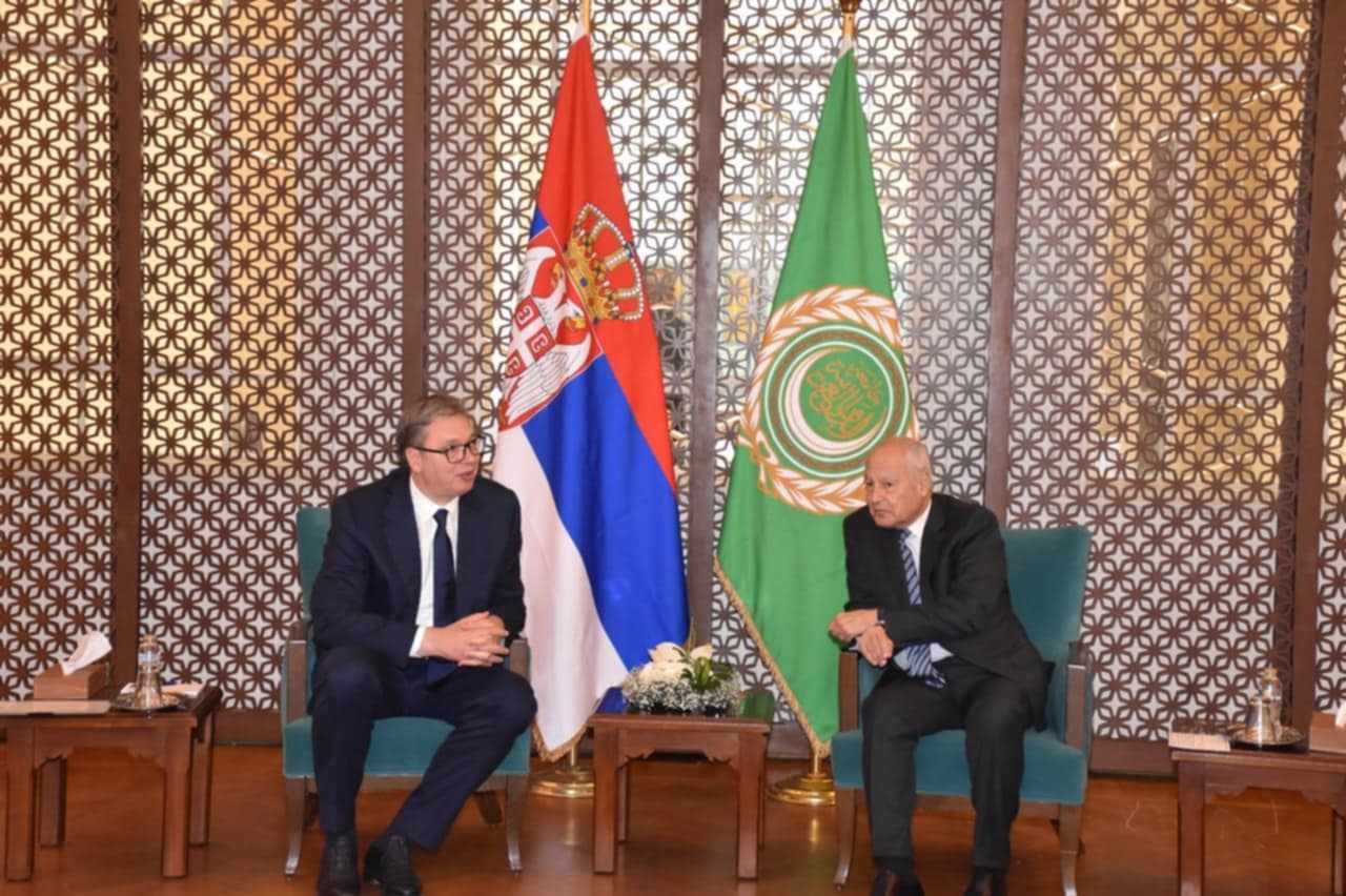 أبو الغيط يبحث مع رئيس صربيا القضايا الإقليمية والدولية وسبل تعزيز التعاون المشترك