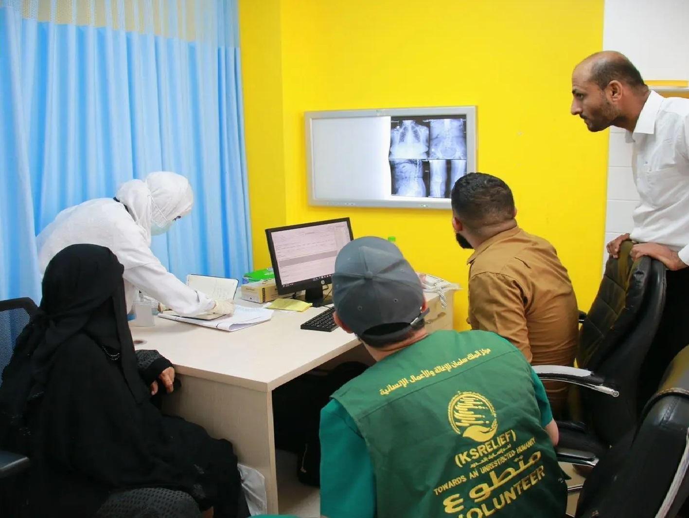 مركز الملك سلمان ينفذ مشاريع طبية لجراحة القلب والقسطرة ولجراحة العظام في محافظات اليمن

