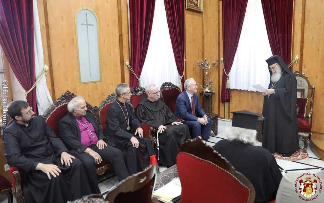 السيناتور الأمريكي فان هولين يلتقي برؤساء الكنائس في القدس