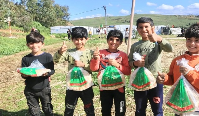 مركز الملك سلمان للإغاثة يوزع آلاف من أربطة خبز للاجئين خلال أسبوع في شمال لبنان