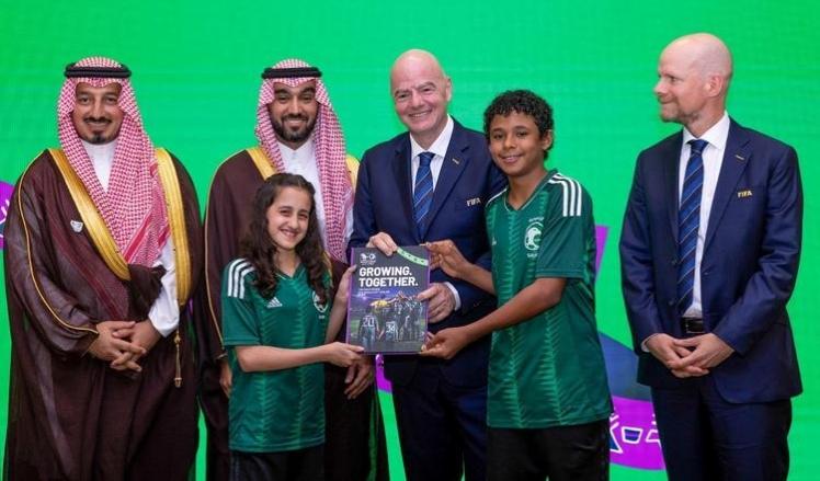 رسميًّا .. السعودية تسلِّم ملف الترشُّح لاستضافة كأس العالم  FIFA™ 2034

