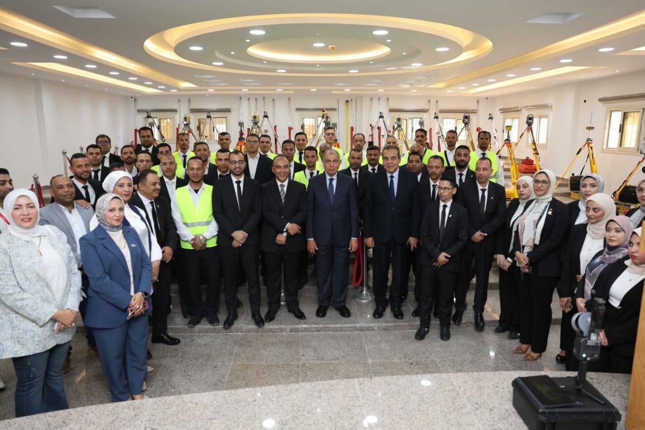 محافظ المنيا يشيد بجهود العاملين في ملف التقنين ويؤكد أهمية الدور المحوري لمجمع الذكاء المكاني المتقدم