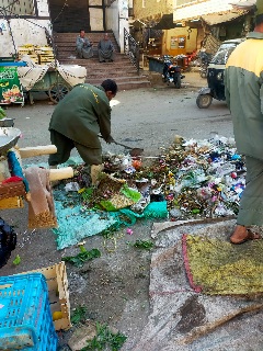 رفع ١٠٠٠ طن من المخلفات بشوارع جنوب الأقصر
