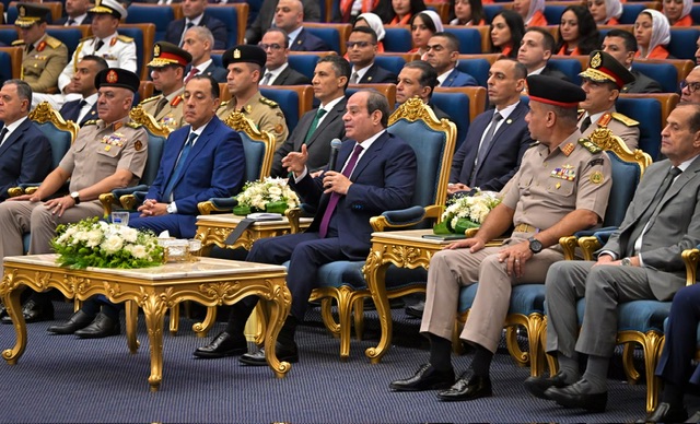 الرئيس السيسي يشهد حفل تخرج الدورة السادسة للجهات والهيئات القضائية بالأكاديمية العسكرية