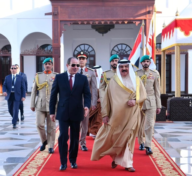 بالصور.. مراسم استقبال الرئيس السيسي في البحرين