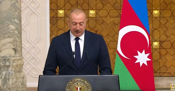 رئيس أذربيجان : نسعي للاستفادة من خبرة مصر في تنظيم قمة المناخ المقبلة